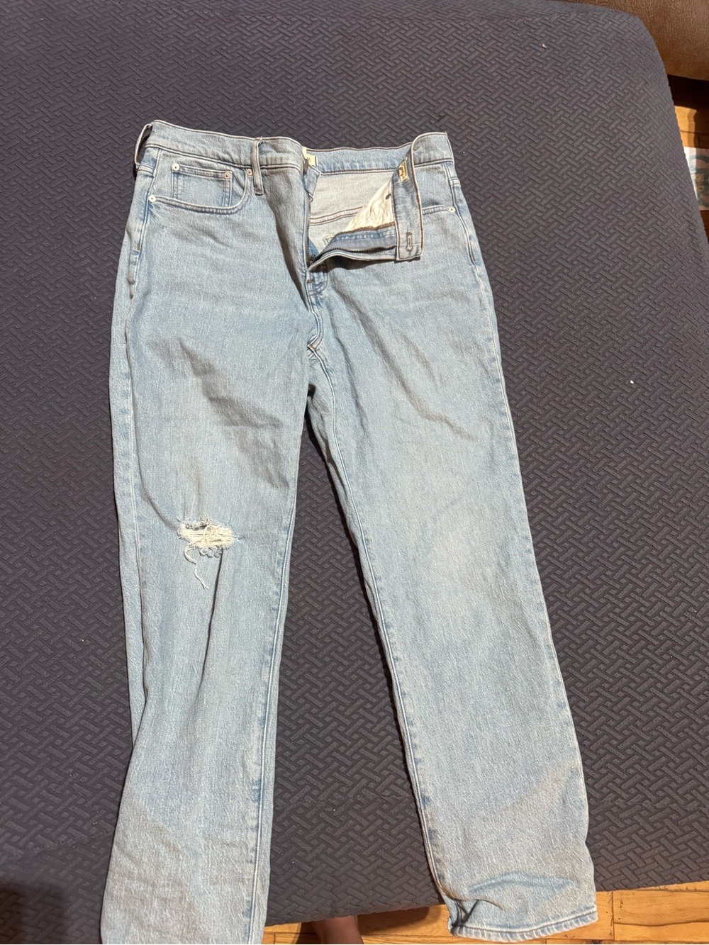 Madewell Light Blue Straight-Leg Jeans with Knee Distress